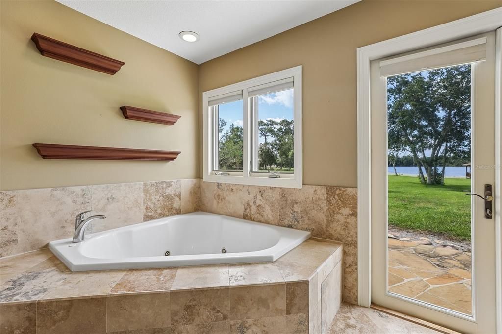 For Sale: $875,000 (3 beds, 3 baths, 2792 Square Feet)