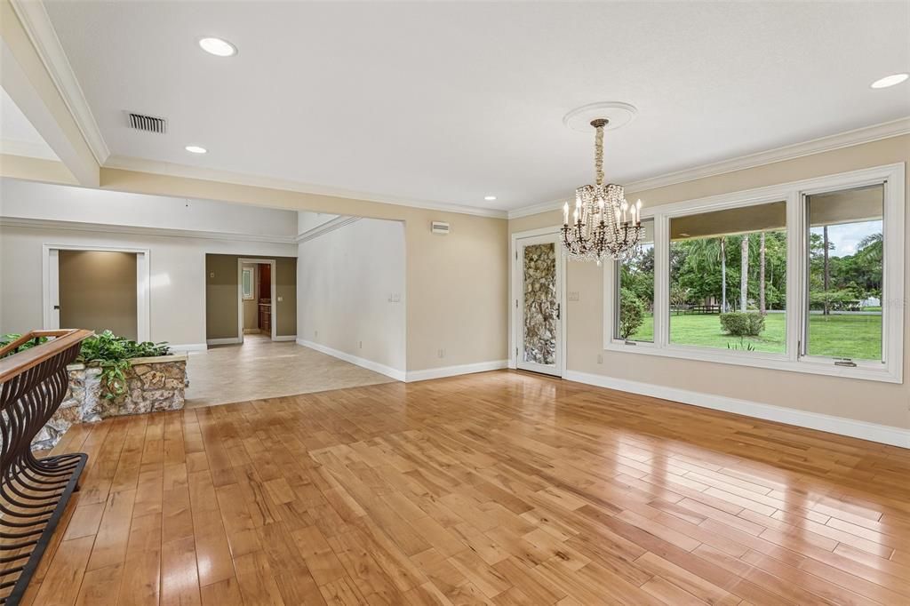 For Sale: $875,000 (3 beds, 3 baths, 2792 Square Feet)