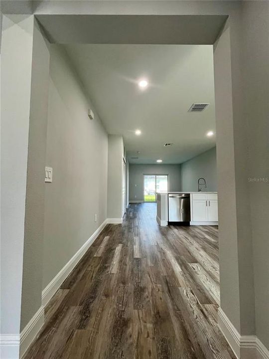 For Rent: $1,600 (3 beds, 2 baths, 1162 Square Feet)