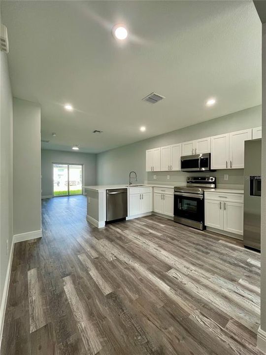 For Rent: $1,600 (3 beds, 2 baths, 1162 Square Feet)