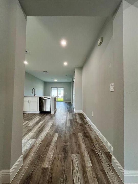 For Rent: $1,600 (3 beds, 2 baths, 1162 Square Feet)