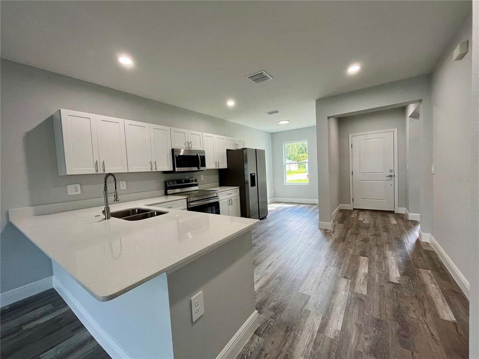 For Rent: $1,600 (3 beds, 2 baths, 1162 Square Feet)