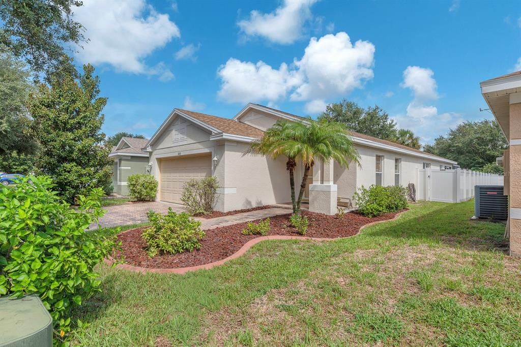 For Sale: $295,000 (2 beds, 2 baths, 1430 Square Feet)