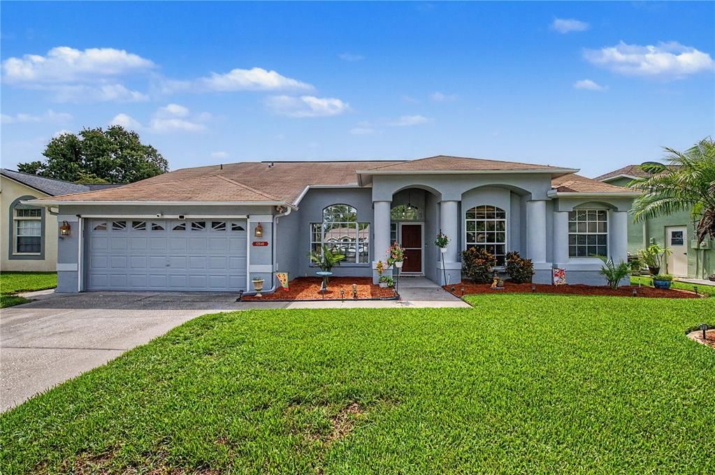 For Sale: $420,000 (3 beds, 2 baths, 1984 Square Feet)