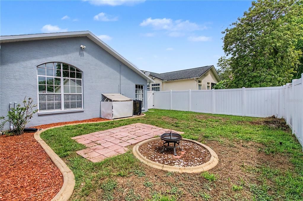 For Sale: $420,000 (3 beds, 2 baths, 1984 Square Feet)