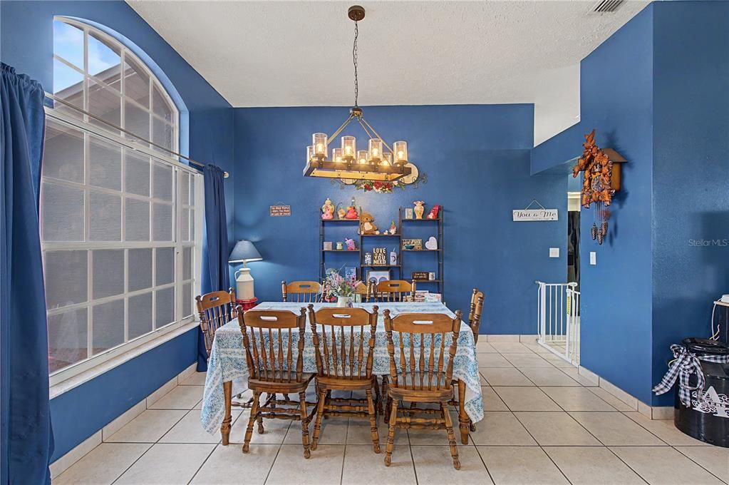For Sale: $420,000 (3 beds, 2 baths, 1984 Square Feet)
