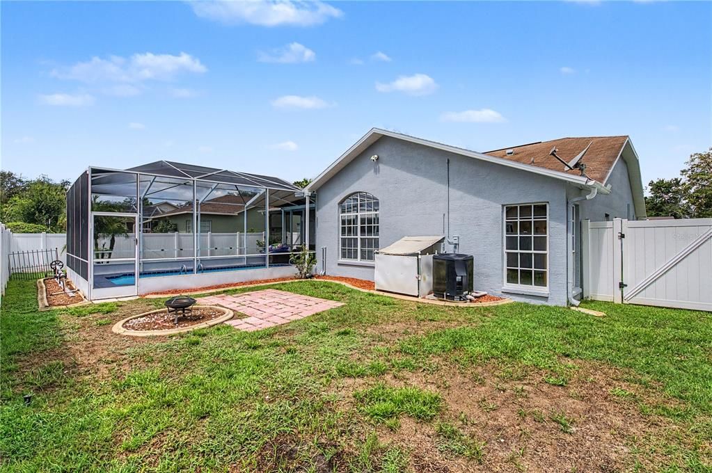For Sale: $420,000 (3 beds, 2 baths, 1984 Square Feet)