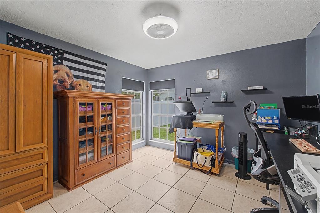 For Sale: $420,000 (3 beds, 2 baths, 1984 Square Feet)
