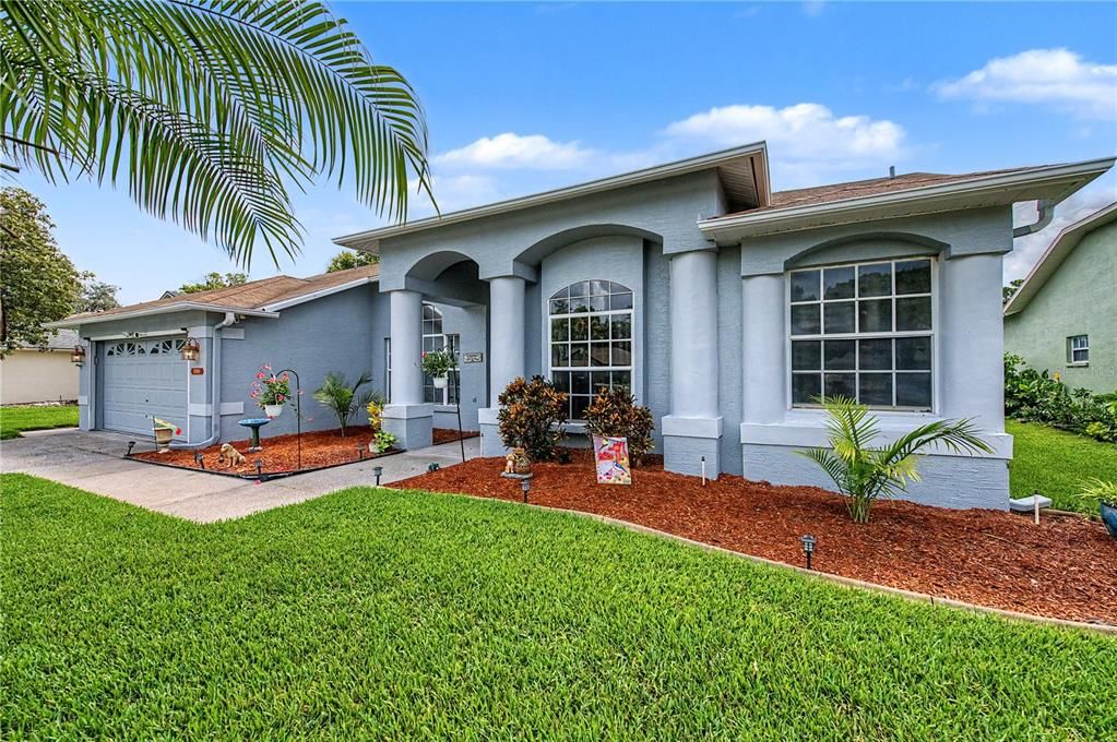 For Sale: $420,000 (3 beds, 2 baths, 1984 Square Feet)