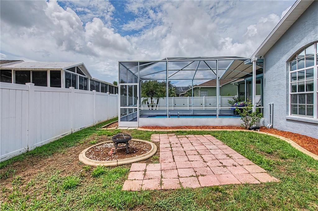 For Sale: $420,000 (3 beds, 2 baths, 1984 Square Feet)