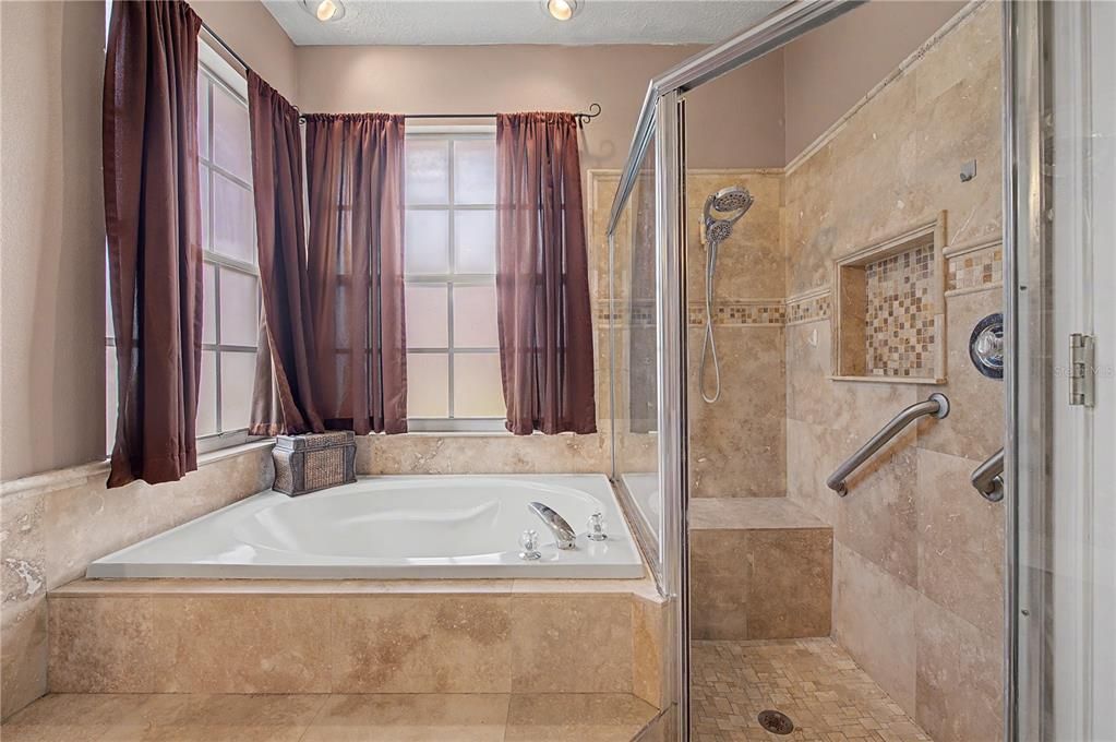For Sale: $420,000 (3 beds, 2 baths, 1984 Square Feet)