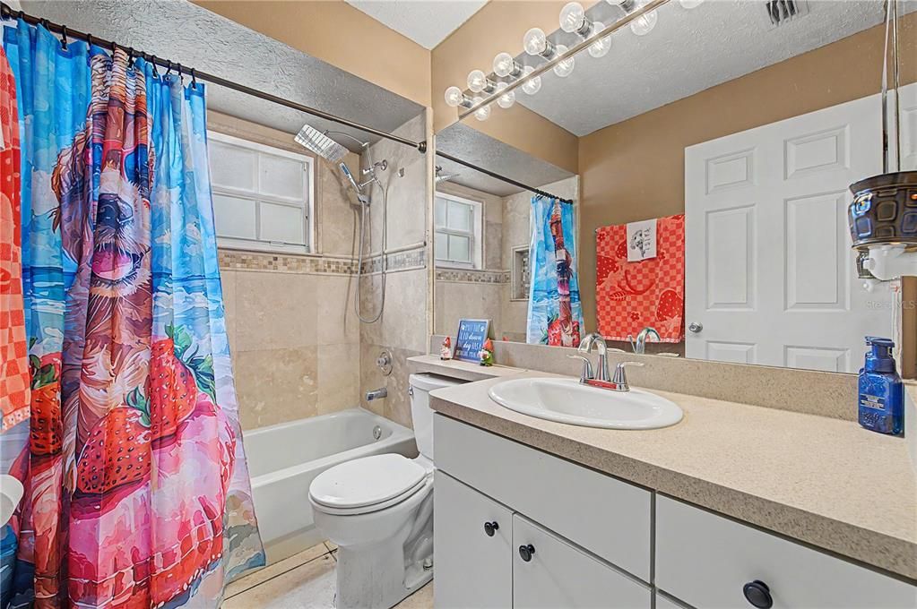For Sale: $420,000 (3 beds, 2 baths, 1984 Square Feet)
