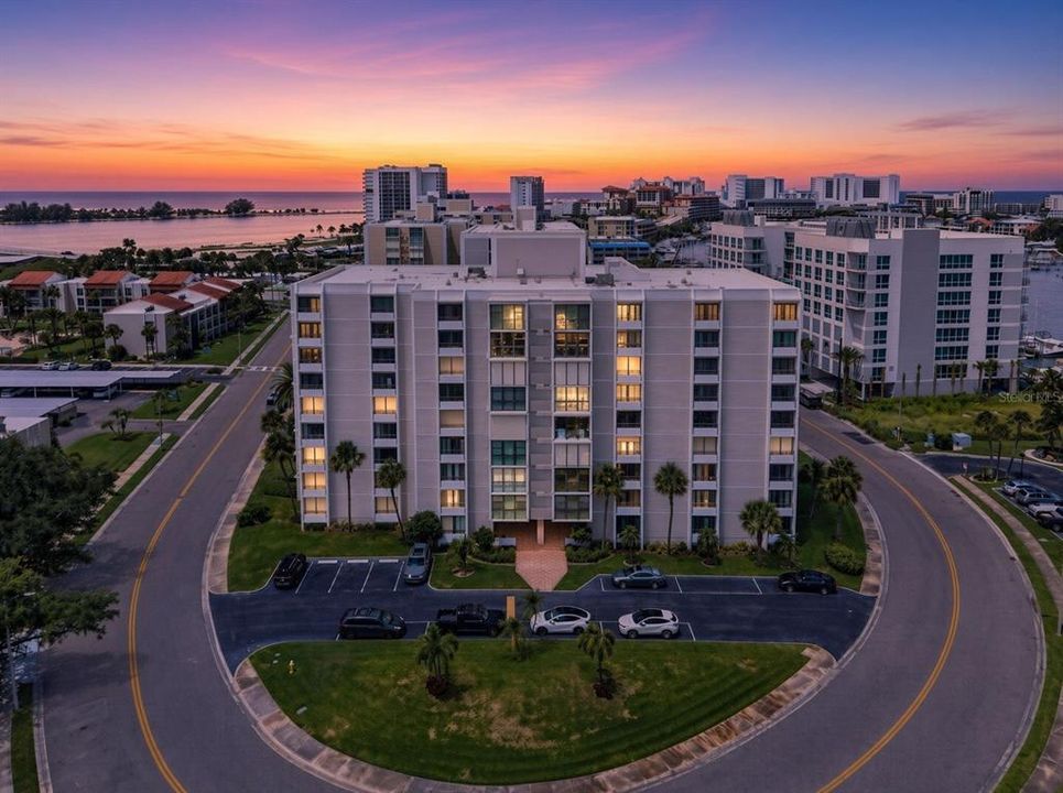 На продажу: $600,000 (2 спален, 2 ванн, 1260 Квадратных фут)