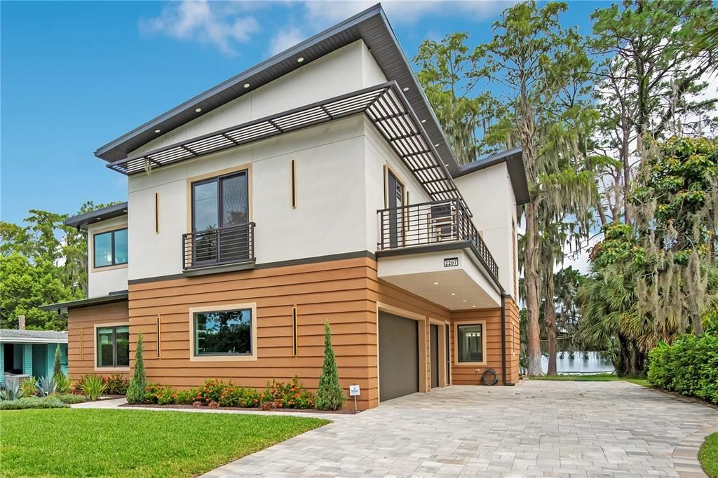 For Sale: $1,600,000 (3 beds, 2 baths, 2733 Square Feet)