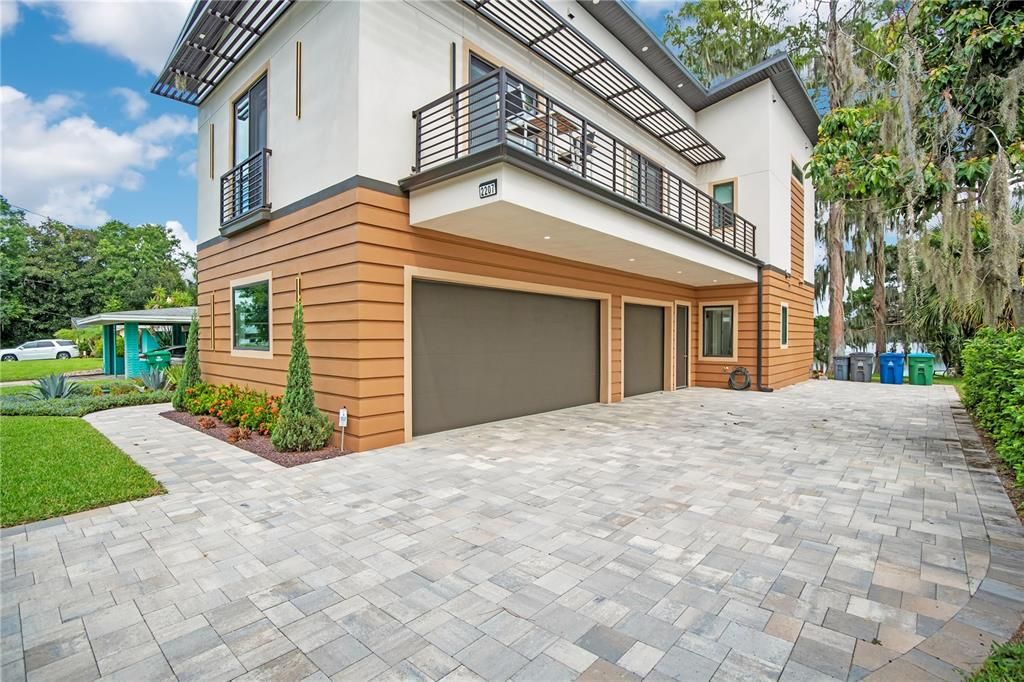 For Sale: $1,600,000 (3 beds, 2 baths, 2733 Square Feet)