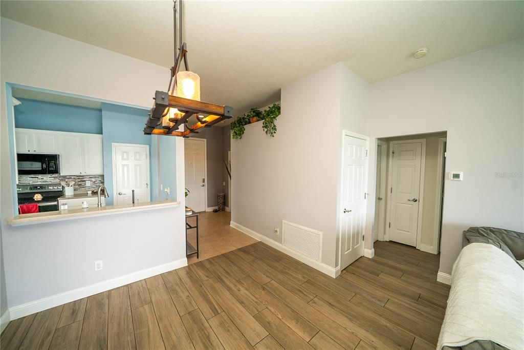 For Sale: $375,000 (4 beds, 2 baths, 1604 Square Feet)