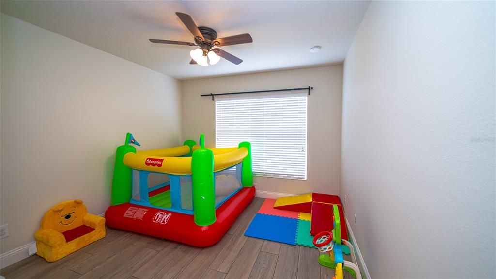 For Sale: $375,000 (4 beds, 2 baths, 1604 Square Feet)