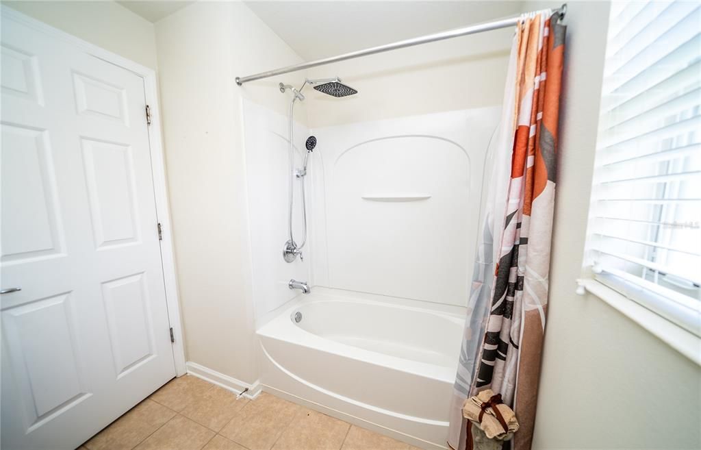 For Sale: $375,000 (4 beds, 2 baths, 1604 Square Feet)
