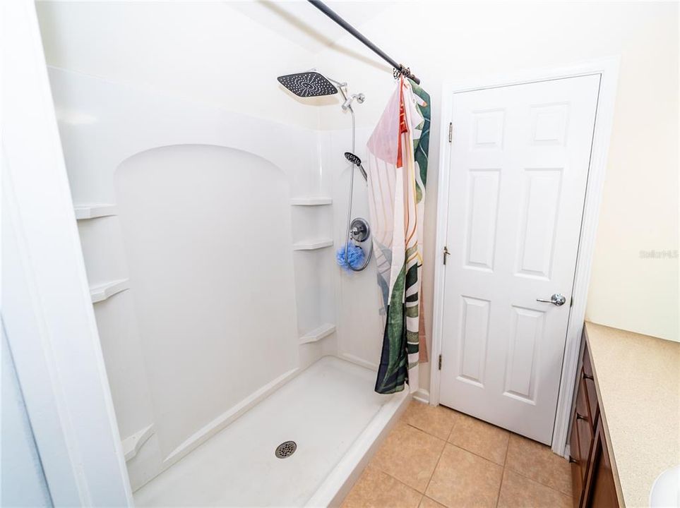 For Sale: $375,000 (4 beds, 2 baths, 1604 Square Feet)