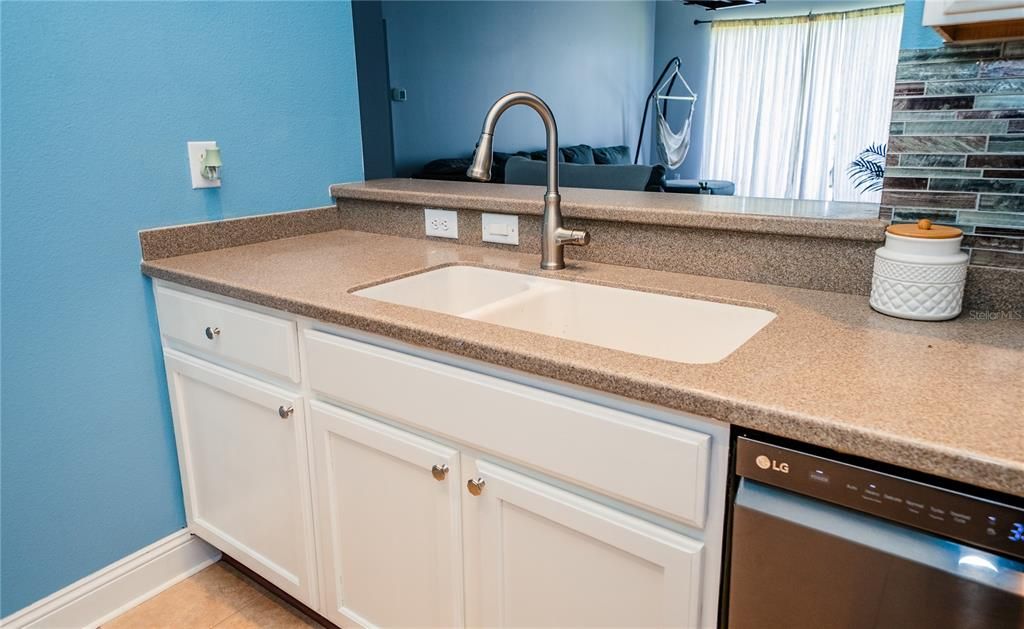 For Sale: $375,000 (4 beds, 2 baths, 1604 Square Feet)