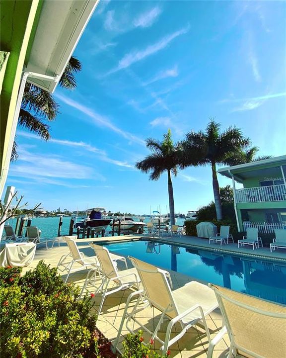 Recently Sold: $450,000 (1 beds, 1 baths, 550 Square Feet)