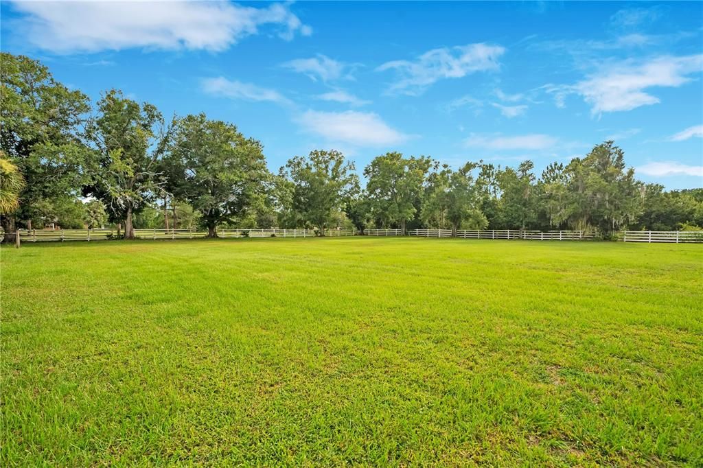For Sale: $2,000,000 (5 beds, 6 baths, 8715 Square Feet)