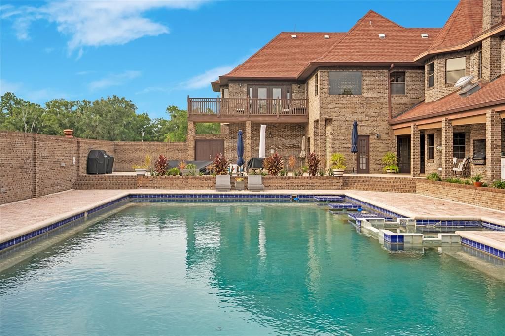 For Sale: $2,000,000 (5 beds, 6 baths, 8715 Square Feet)