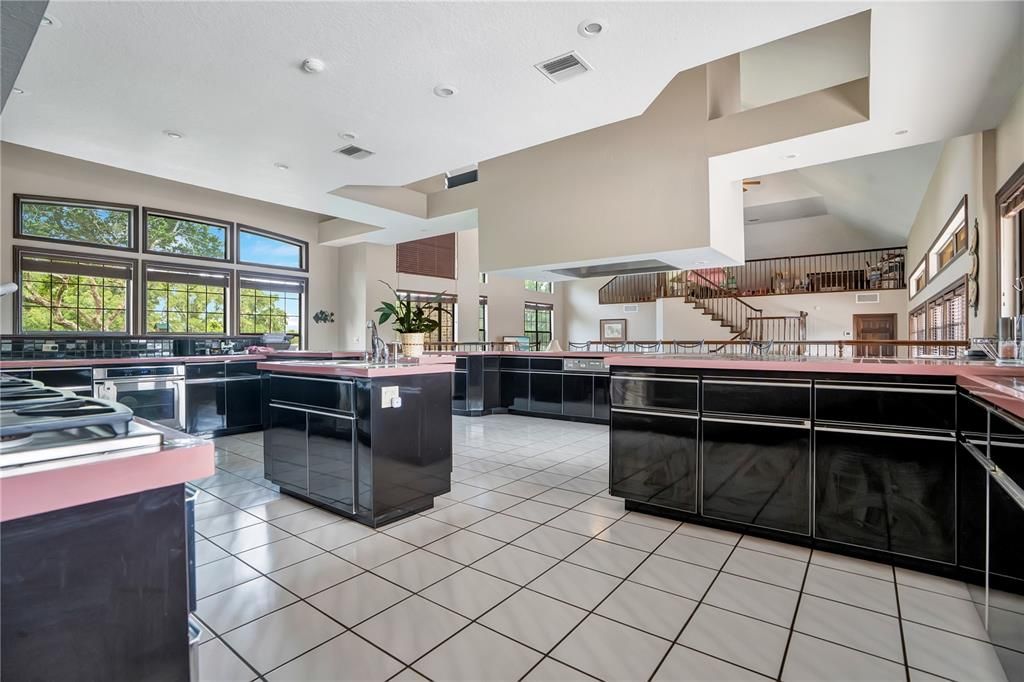 For Sale: $2,000,000 (5 beds, 6 baths, 8715 Square Feet)