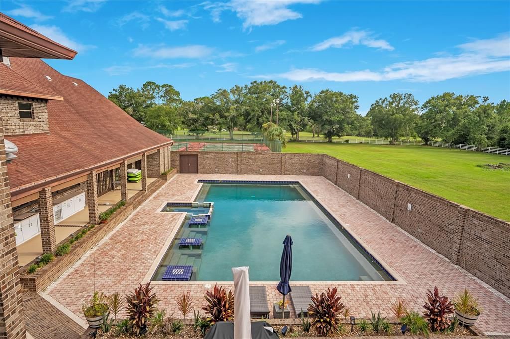 For Sale: $2,000,000 (5 beds, 6 baths, 8715 Square Feet)