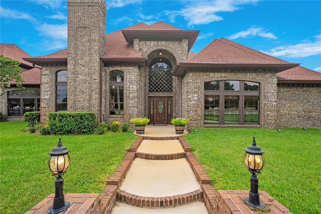 For Sale: $2,000,000 (5 beds, 6 baths, 8715 Square Feet)