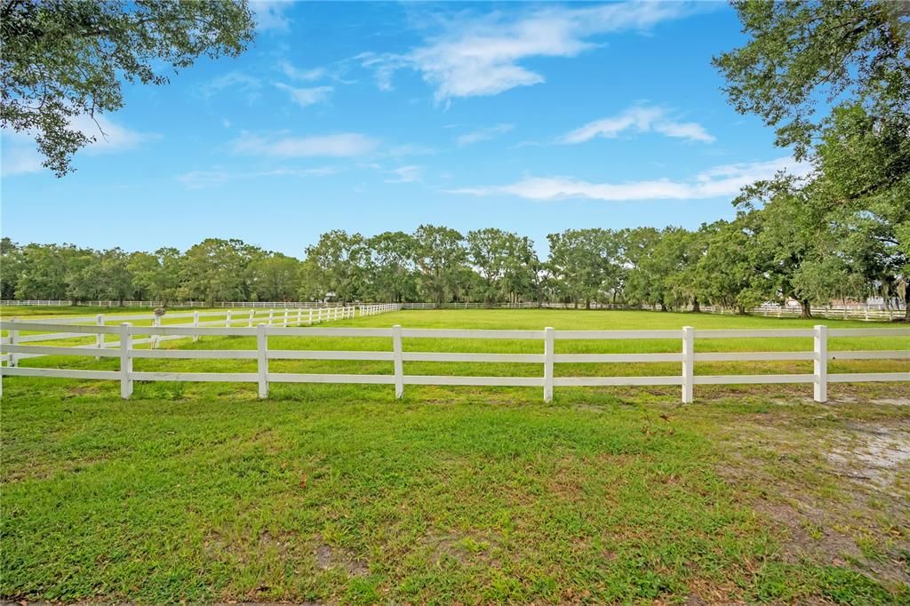 For Sale: $2,000,000 (5 beds, 6 baths, 8715 Square Feet)