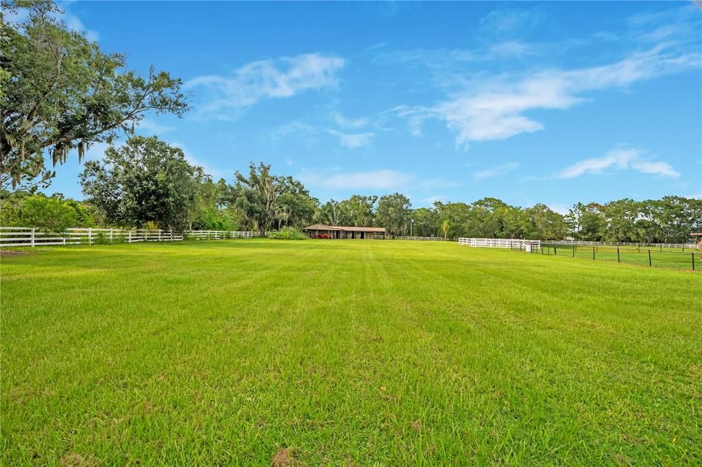 For Sale: $2,000,000 (5 beds, 6 baths, 8715 Square Feet)