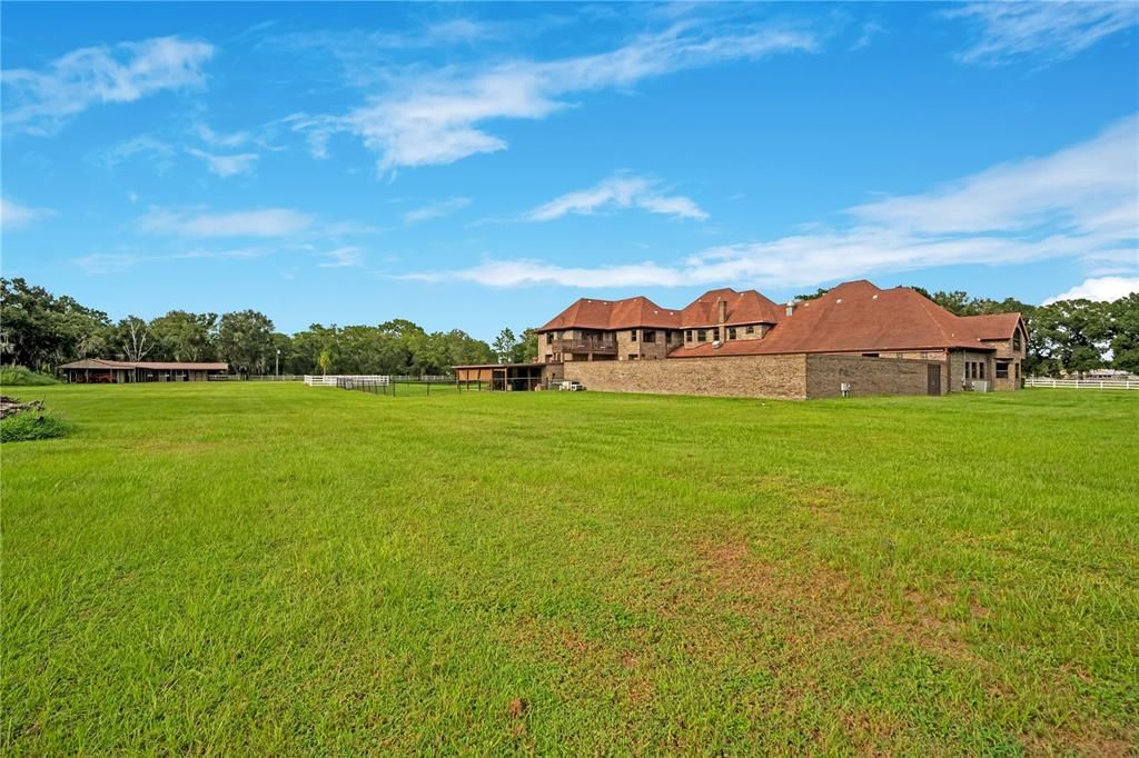 For Sale: $2,000,000 (5 beds, 6 baths, 8715 Square Feet)