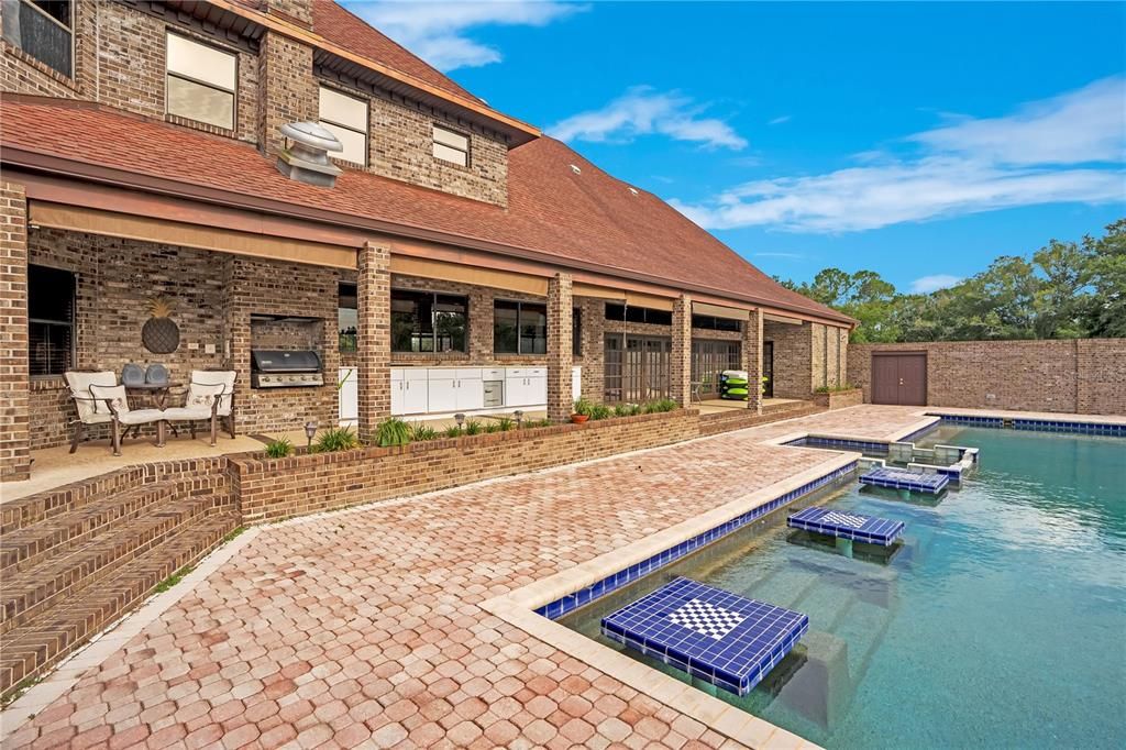 For Sale: $2,000,000 (5 beds, 6 baths, 8715 Square Feet)