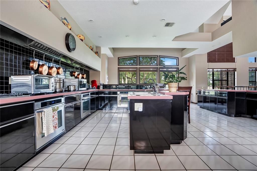 For Sale: $2,000,000 (5 beds, 6 baths, 8715 Square Feet)