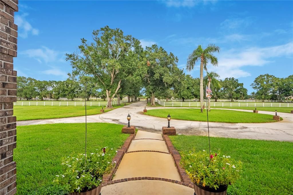 For Sale: $2,000,000 (5 beds, 6 baths, 8715 Square Feet)
