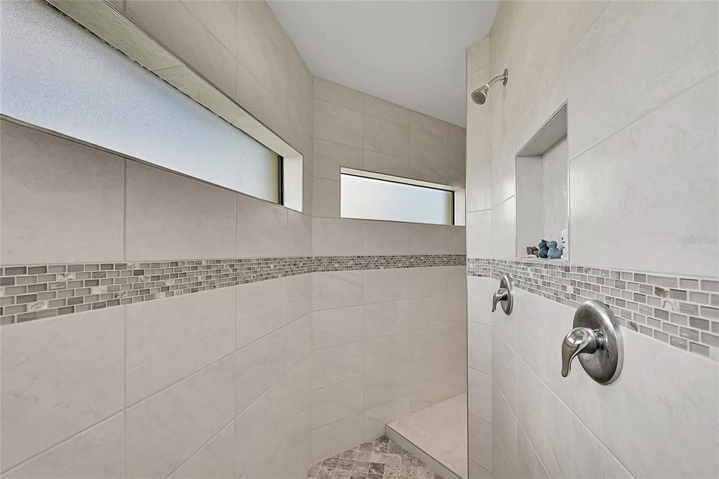 For Sale: $330,000 (4 beds, 2 baths, 1866 Square Feet)