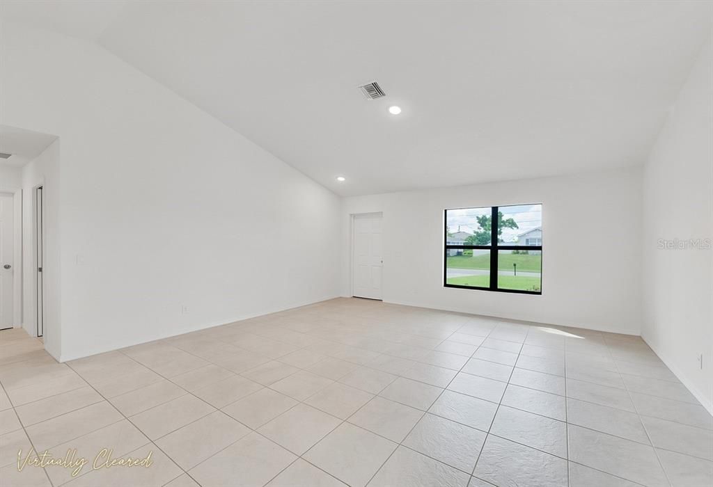 For Sale: $330,000 (4 beds, 2 baths, 1866 Square Feet)