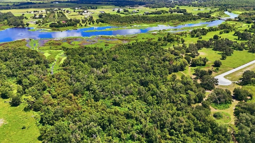待售: $549,000 (8.94 acres)