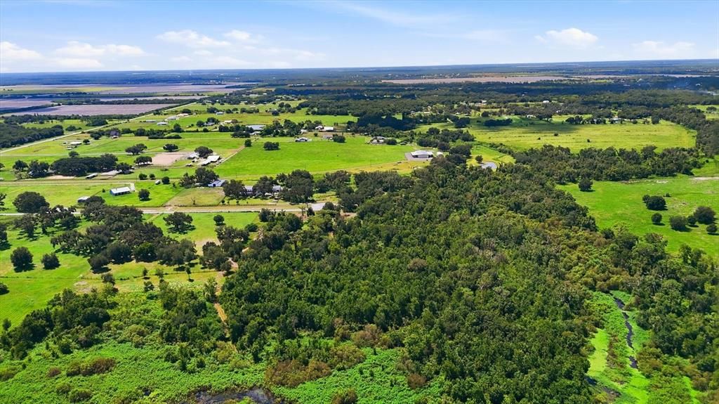 待售: $549,000 (8.94 acres)