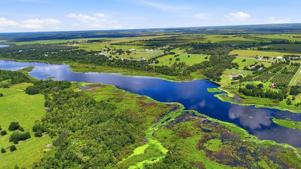 待售: $549,000 (8.94 acres)