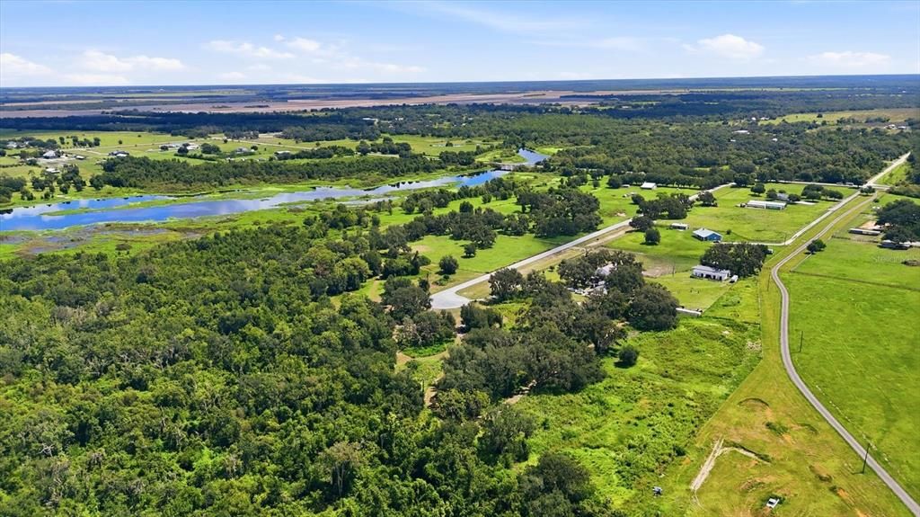 待售: $549,000 (8.94 acres)