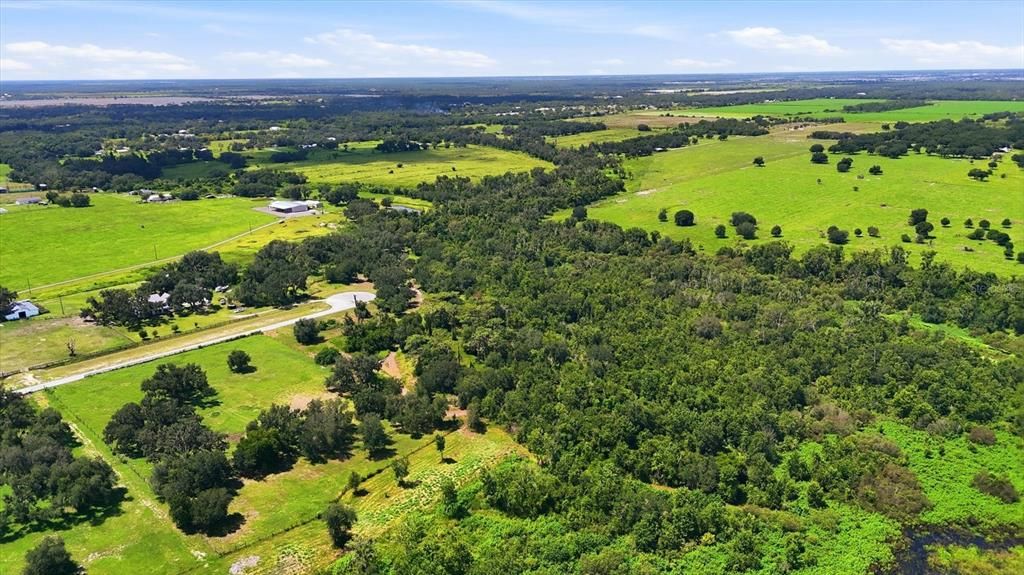 待售: $549,000 (8.94 acres)