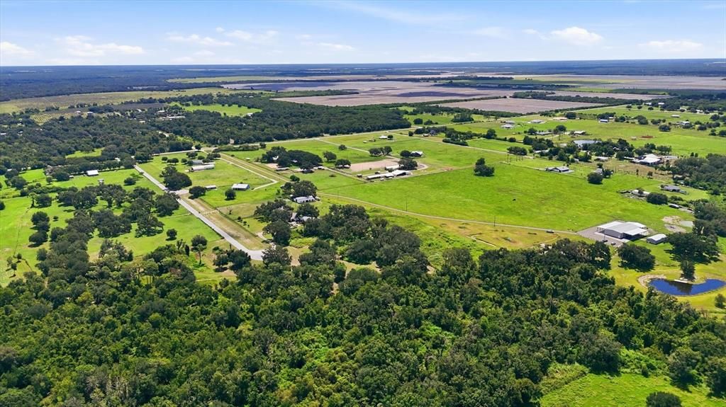 待售: $549,000 (8.94 acres)