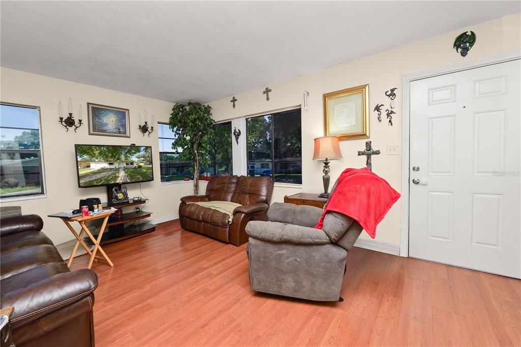 En Venta: $225,000 (3 camas, 1 baños, 1240 Pies cuadrados)