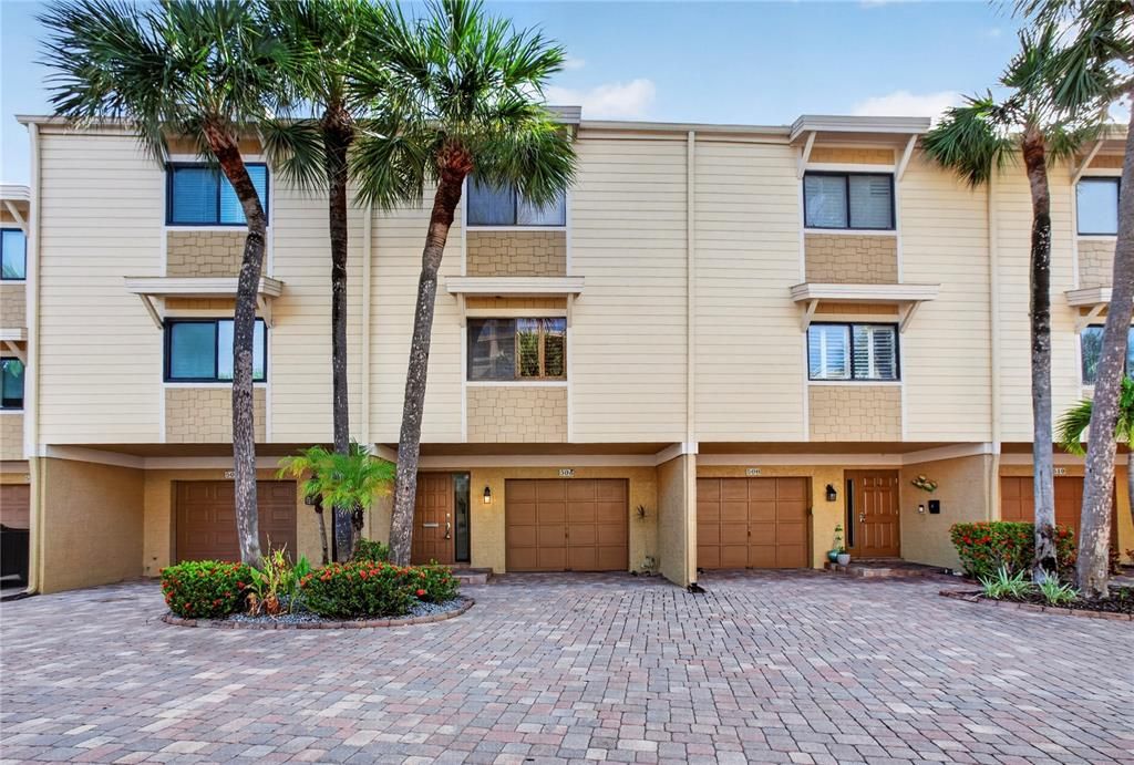 En Venta: $399,900 (2 camas, 2 baños, 1750 Pies cuadrados)
