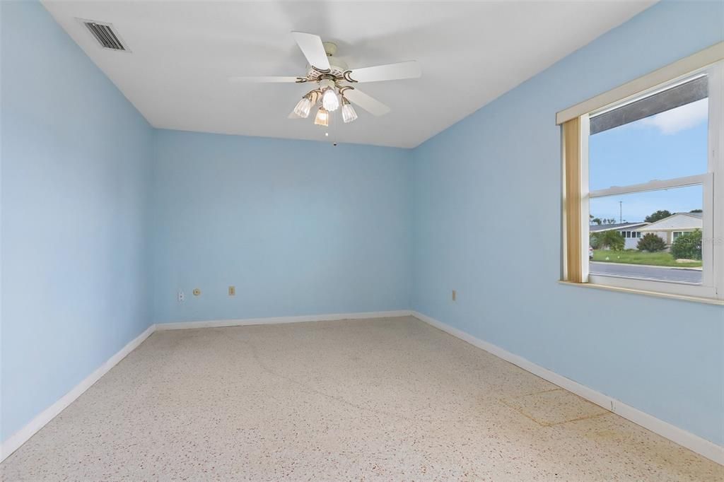 For Sale: $279,900 (2 beds, 2 baths, 1694 Square Feet)