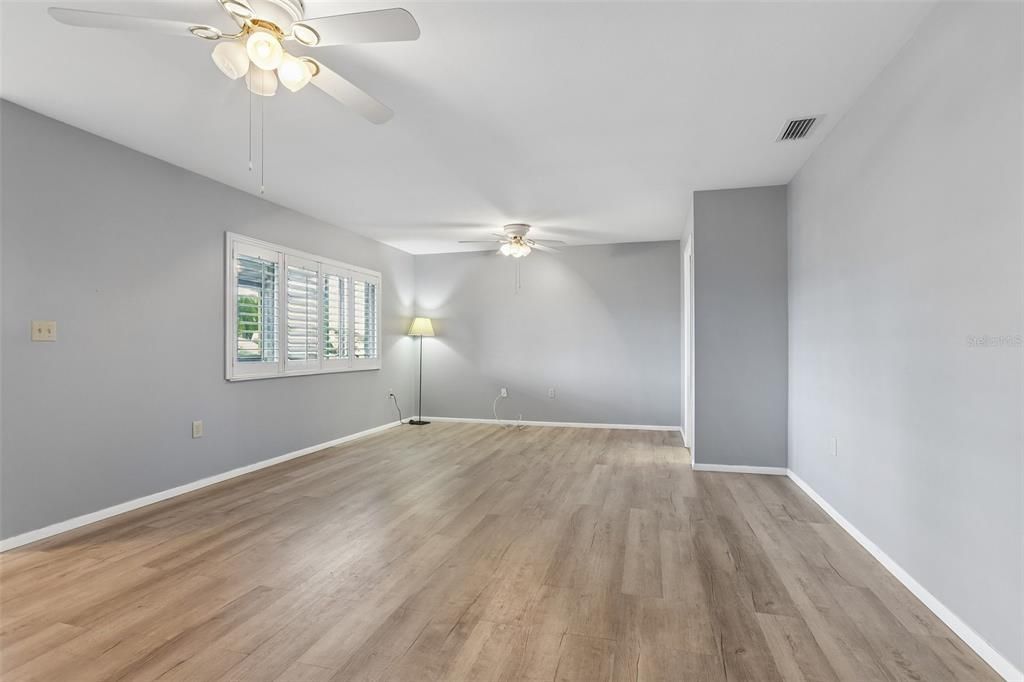 For Sale: $279,900 (2 beds, 2 baths, 1694 Square Feet)