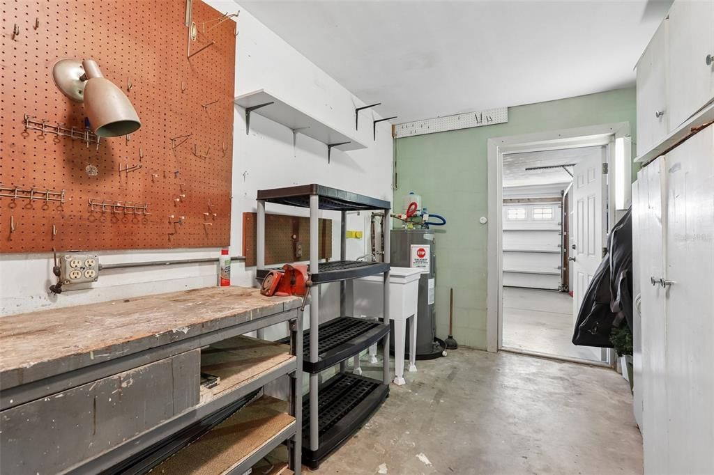 For Sale: $279,900 (2 beds, 2 baths, 1694 Square Feet)