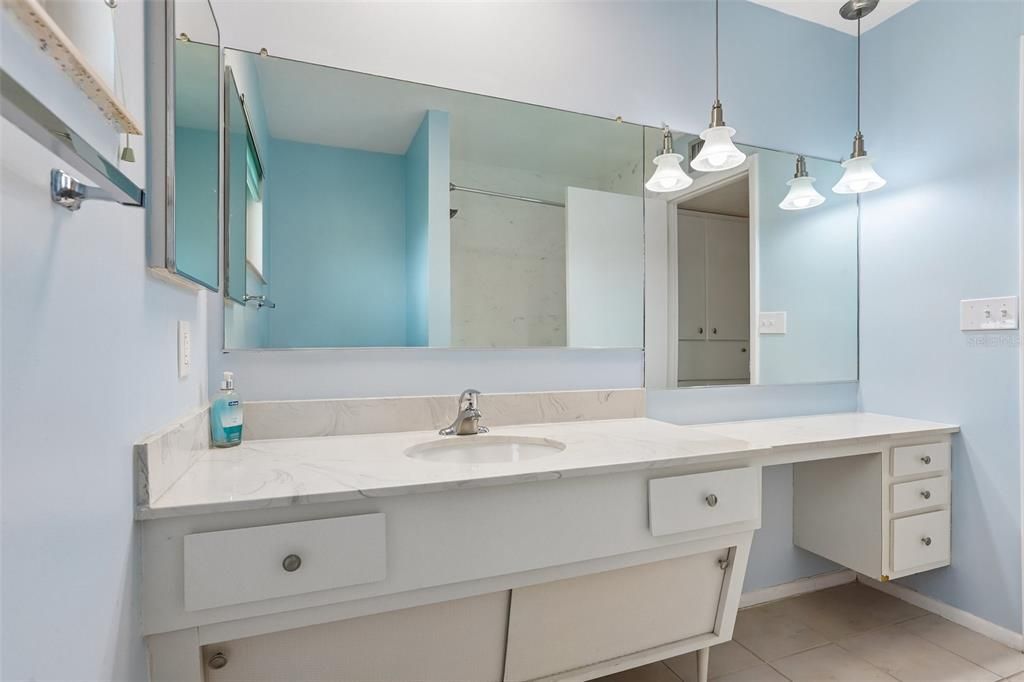 For Sale: $279,900 (2 beds, 2 baths, 1694 Square Feet)